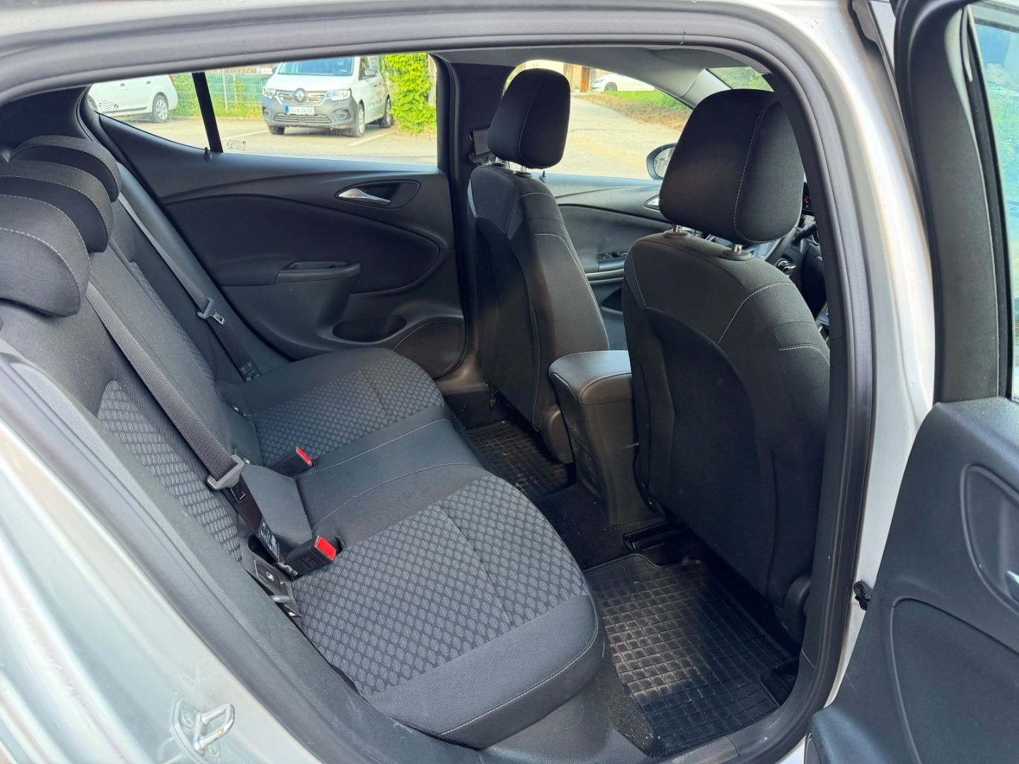 Fahrzeugabbildung Opel Astra K Edition Start Stop 1.2 Turbo EU6d LED Ap