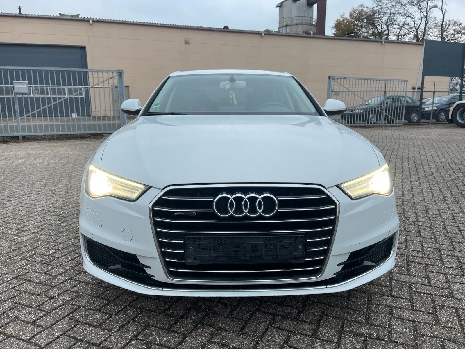 AUDI A6 Lim. 3.0 TDI quattro+Automatik+LEDER+NAVI+VOL
