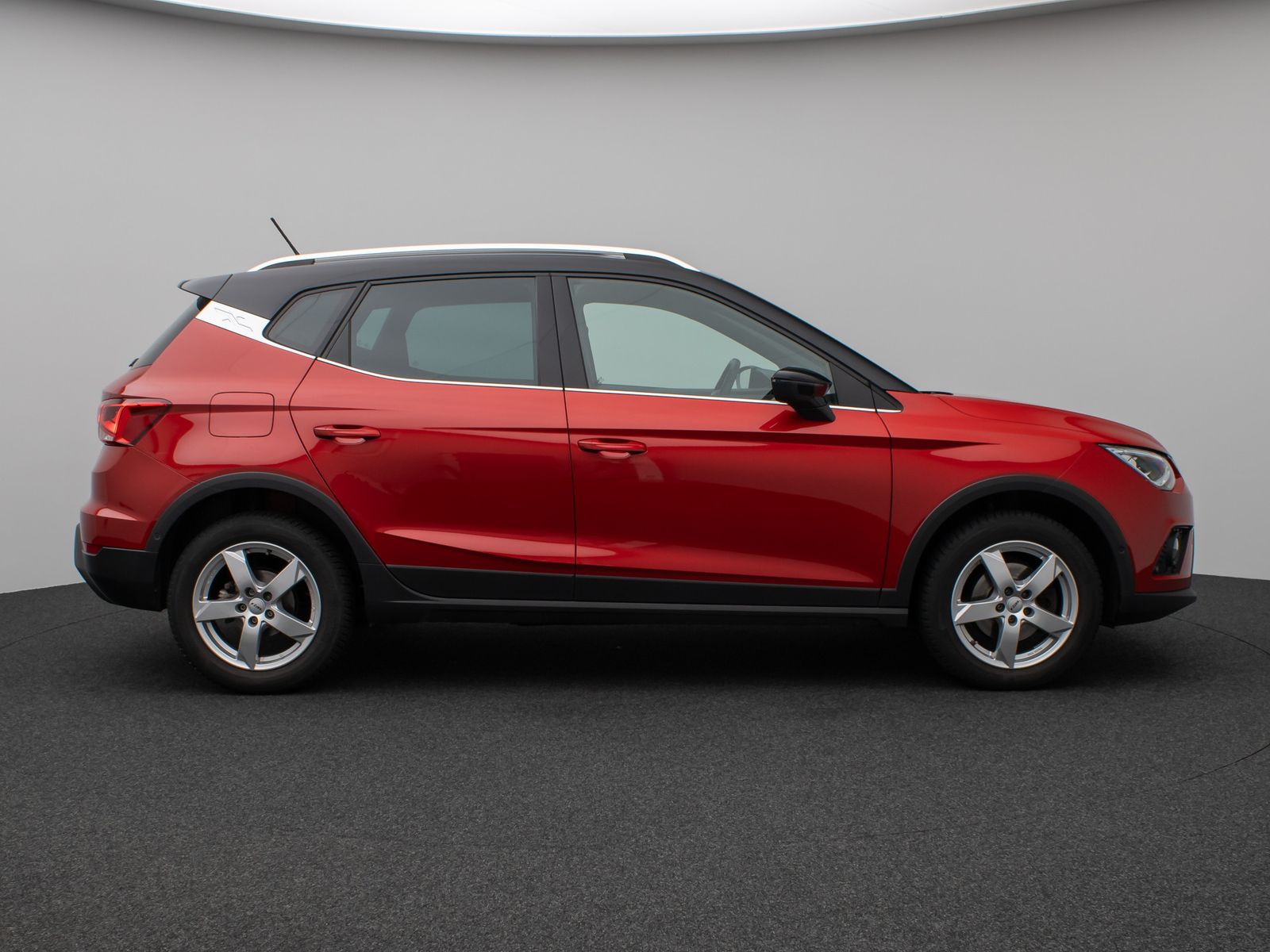 Fahrzeugabbildung SEAT Arona FR 1.5 TSI Kamera LED Tempomat Sport