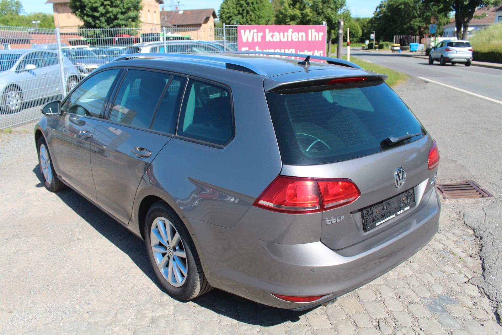 Volkswagen Golf 2015 — rear view