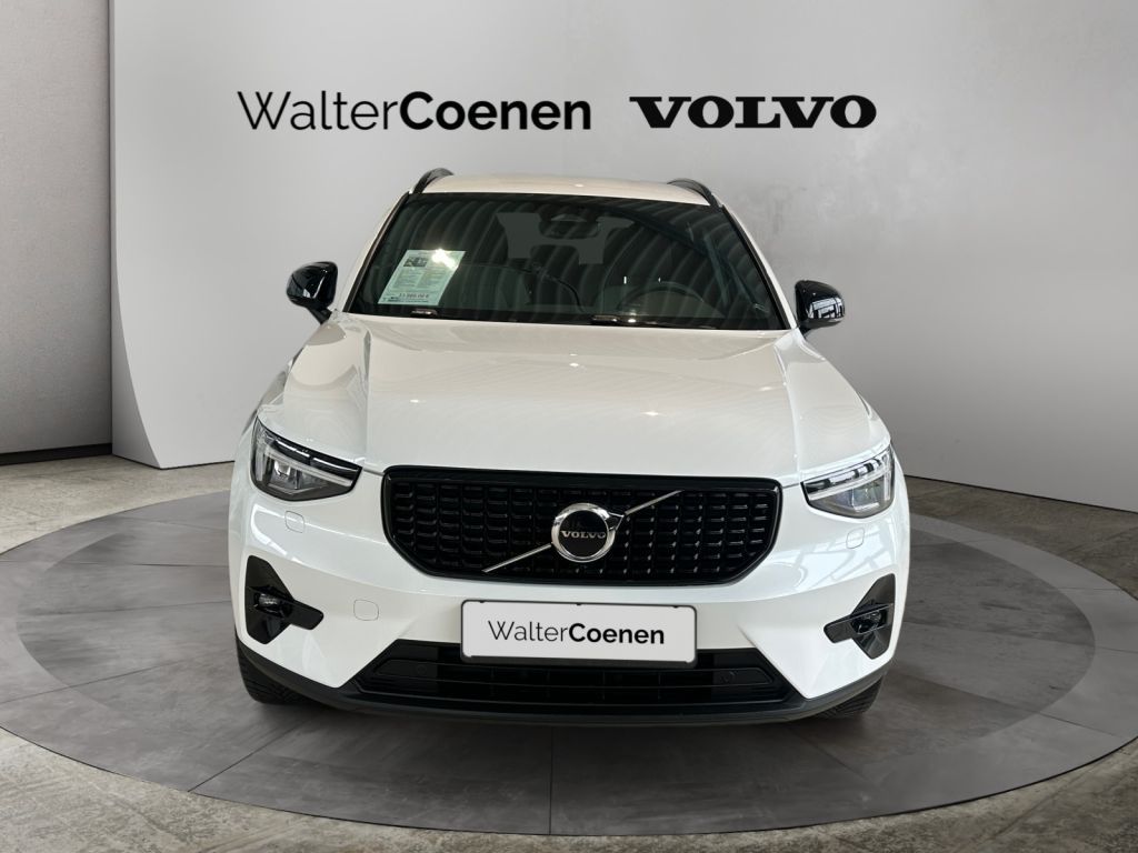 VOLVO XC40 B4 B DKG Plus Dark Fahrerassistenz-Paket VOLVO XC40 B4 B DKG Plus Dark Fahrerassistenz-Paket
