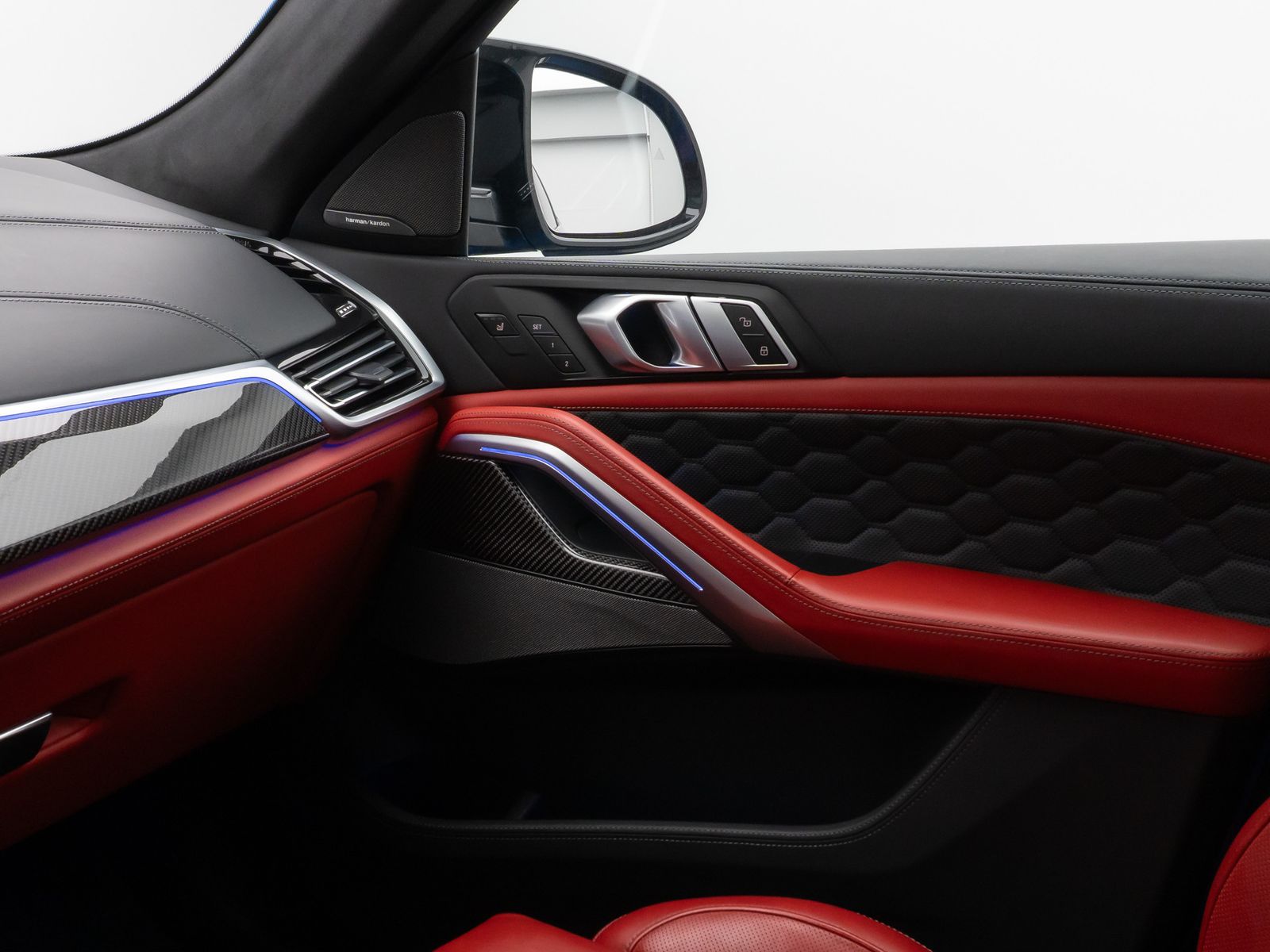 Fahrzeugabbildung BMW X6 M Competition 360° Fond-Ent SoftCl Individual