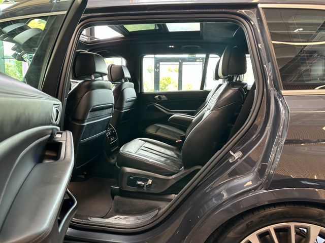 MYAUTOCENTER – Gebraucht- und Jahreswagen mit Werkstattservice in Pfaffenhofen BMW X7 *PANO(SKYLOUNGE)*HEADUP*6SITZER*5-ZONEN*VOLL*