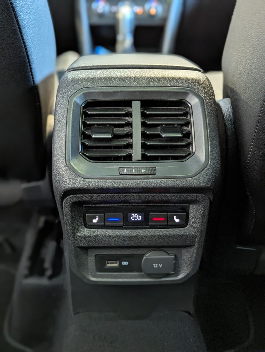 VW Tiguan Allspace 2.0 TDI DSG R-Line 4M Pano AHK - Image 25