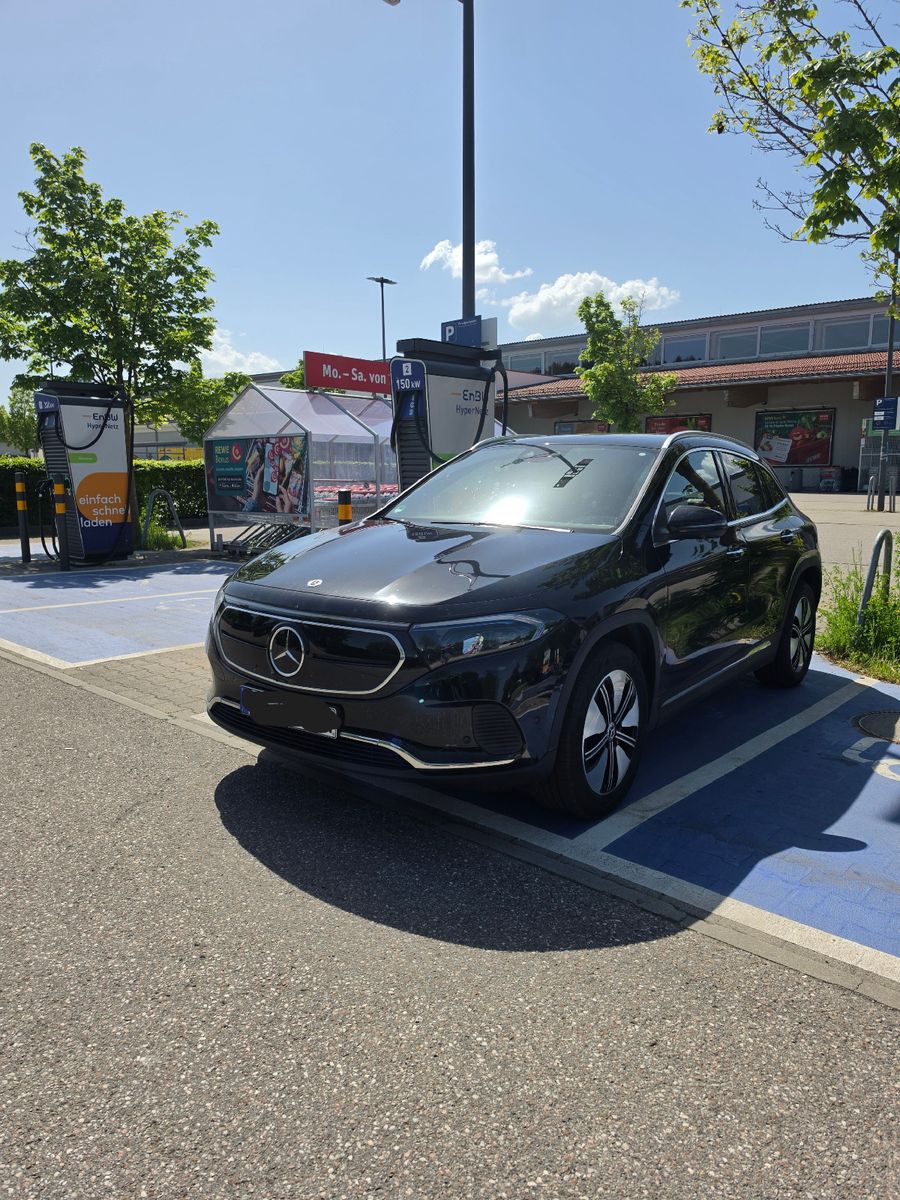 MERCEDES-BENZ EQA 300 4MATIC | TÜV 05/28 | Garantie 05/27