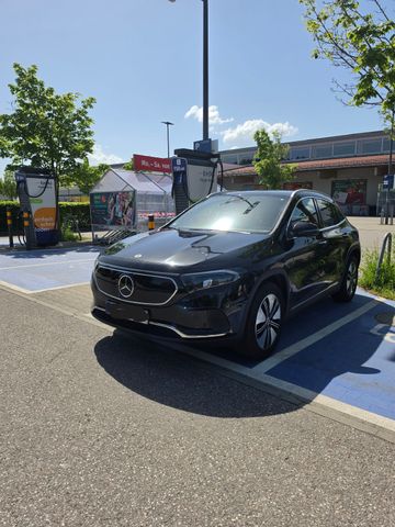 MERCEDES-BENZ EQA 300 4MATIC | TÜV 05/28 | Garantie 05/27
