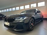 BMW M550I A X DRIVE*LEDER*NAVI*GSD*HEAD UP*STDHZ*LED - gebrauchte BMW M550 aus dem Jahr 2022