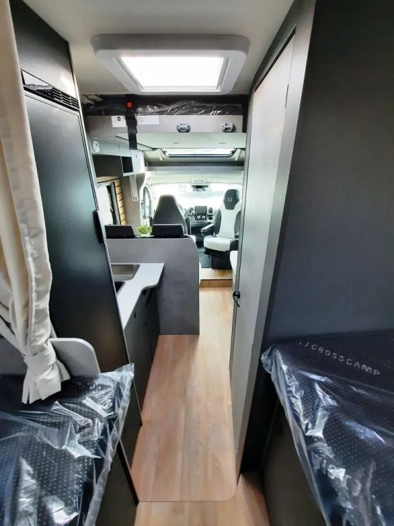 Fahrzeug Übersicht 5 Fahrzeugabbildung Crosscamp EXPDN 7.0 E Verfüg./Sparen Sie 9.528,- €