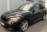 BMW X1 20i M Paket - BMW 1er Reihe mit Benzin-Antrieb: Geländewagen