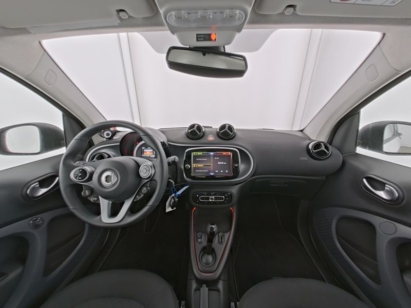 Fahrzeugabbildung Smart smart EQ fortwo Exclusive*Kamera*Media*LED*22kW*