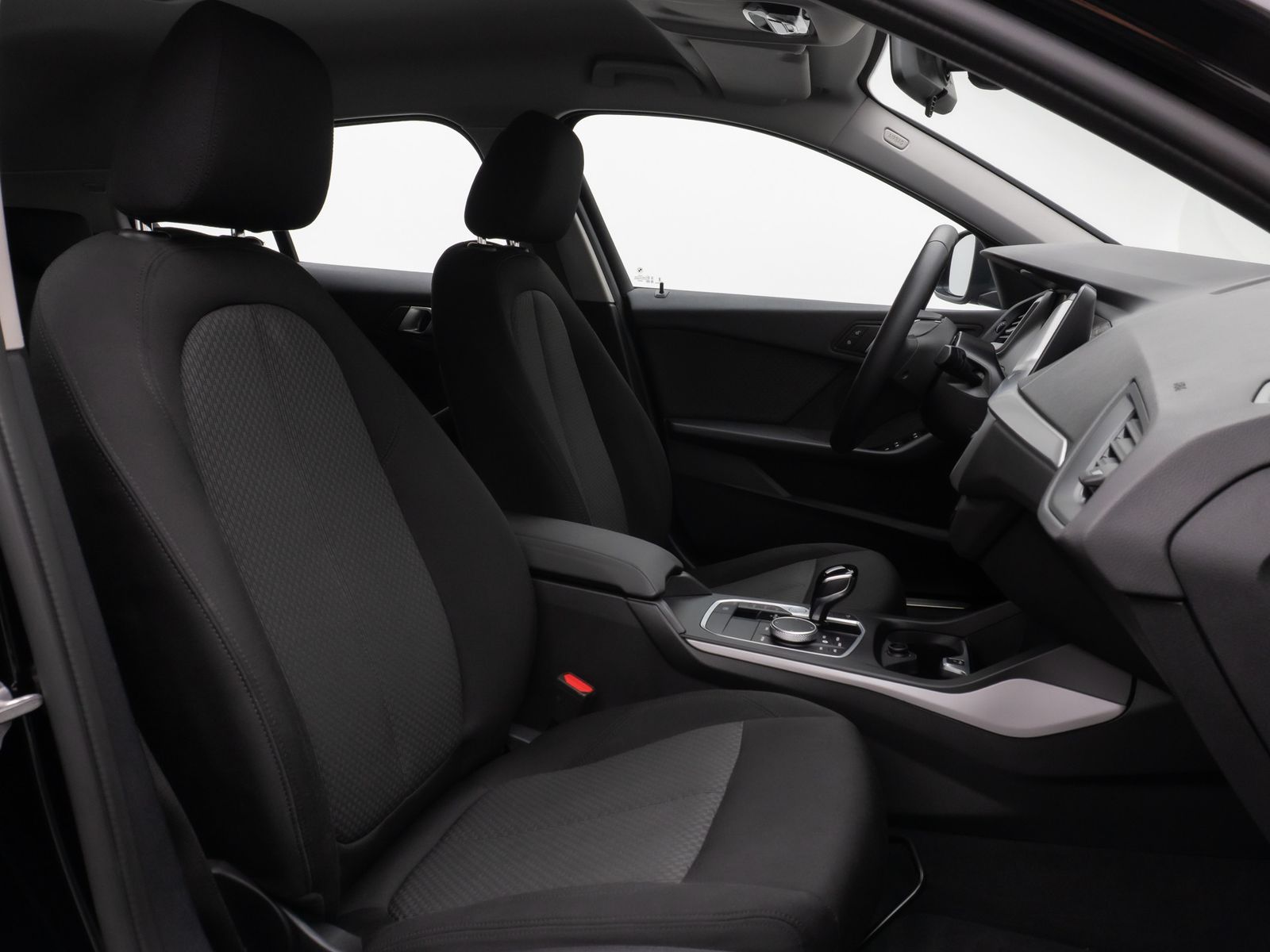 Fahrzeugabbildung BMW 118i DAB CockPitPro Geschwindigkeitsreg PDC LED