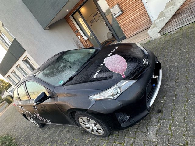 Toyota Auris Touring sports, 1te Hand