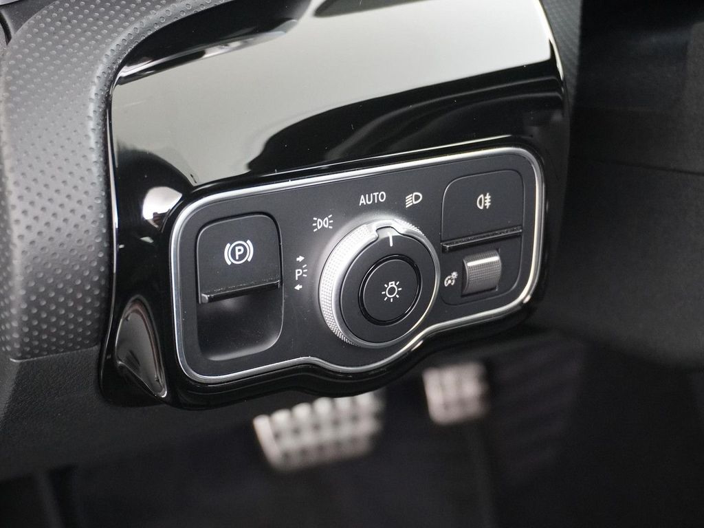 Mercedes-Benz CLA 250 e AMG Premium Plus | Panorama - Schiebed