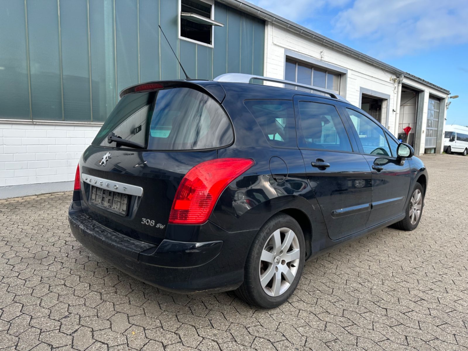 Fahrzeugabbildung Peugeot 308 SW Premium*PANO*Klima*Radio*Export*