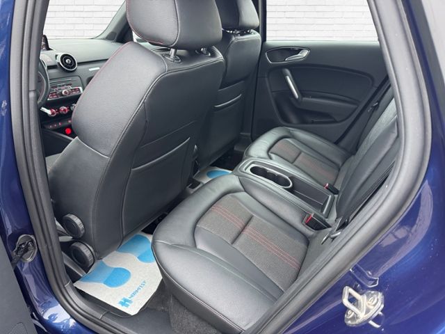 Fahrzeugabbildung Audi S1 Sportback 2.0 TFSI quattro - Navi*Shzg*PDC!!!