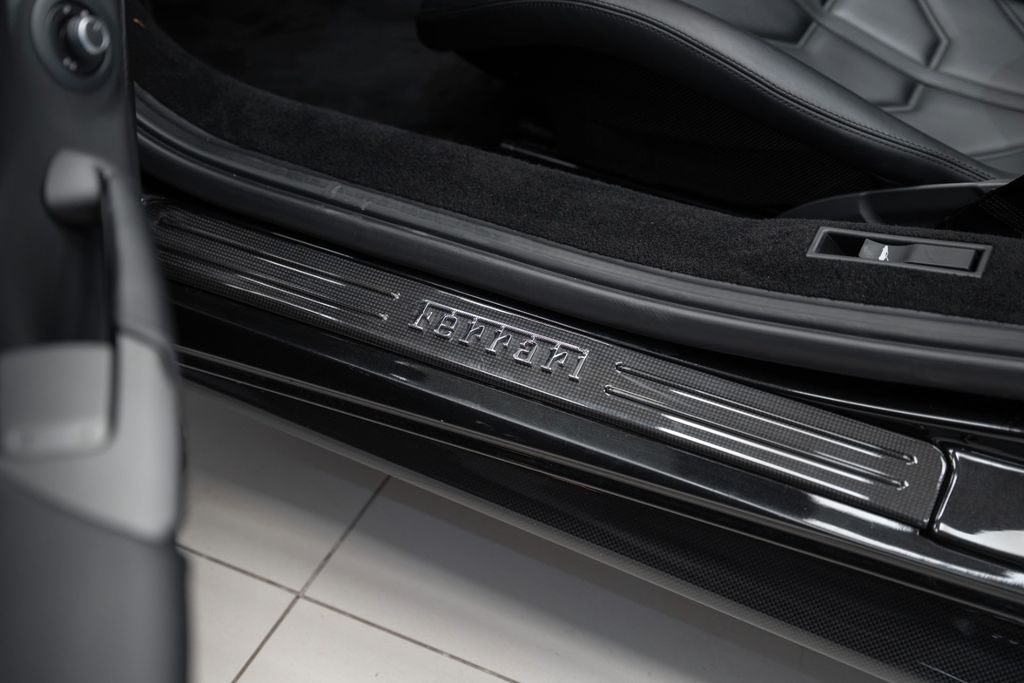 488 Spider BLACK BLACK FULL CARBON - Bild 24