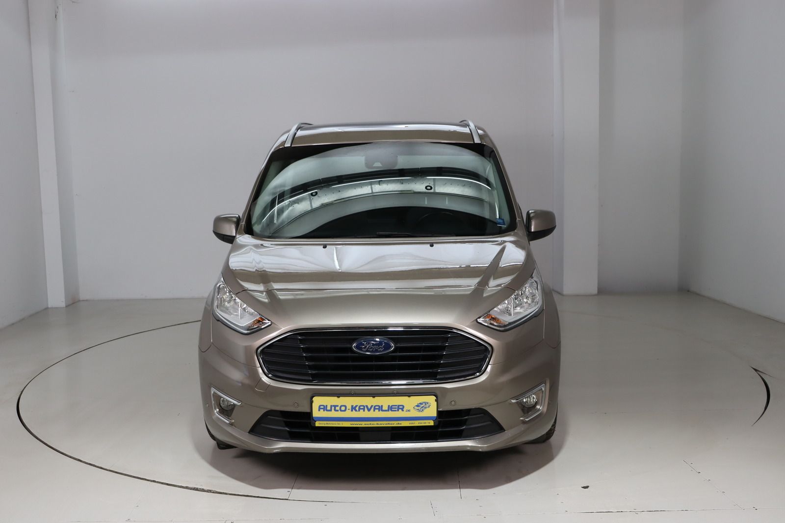 Fahrzeugabbildung Ford Grand Tourneo Connect 1.5 ECOBLUE Titanium