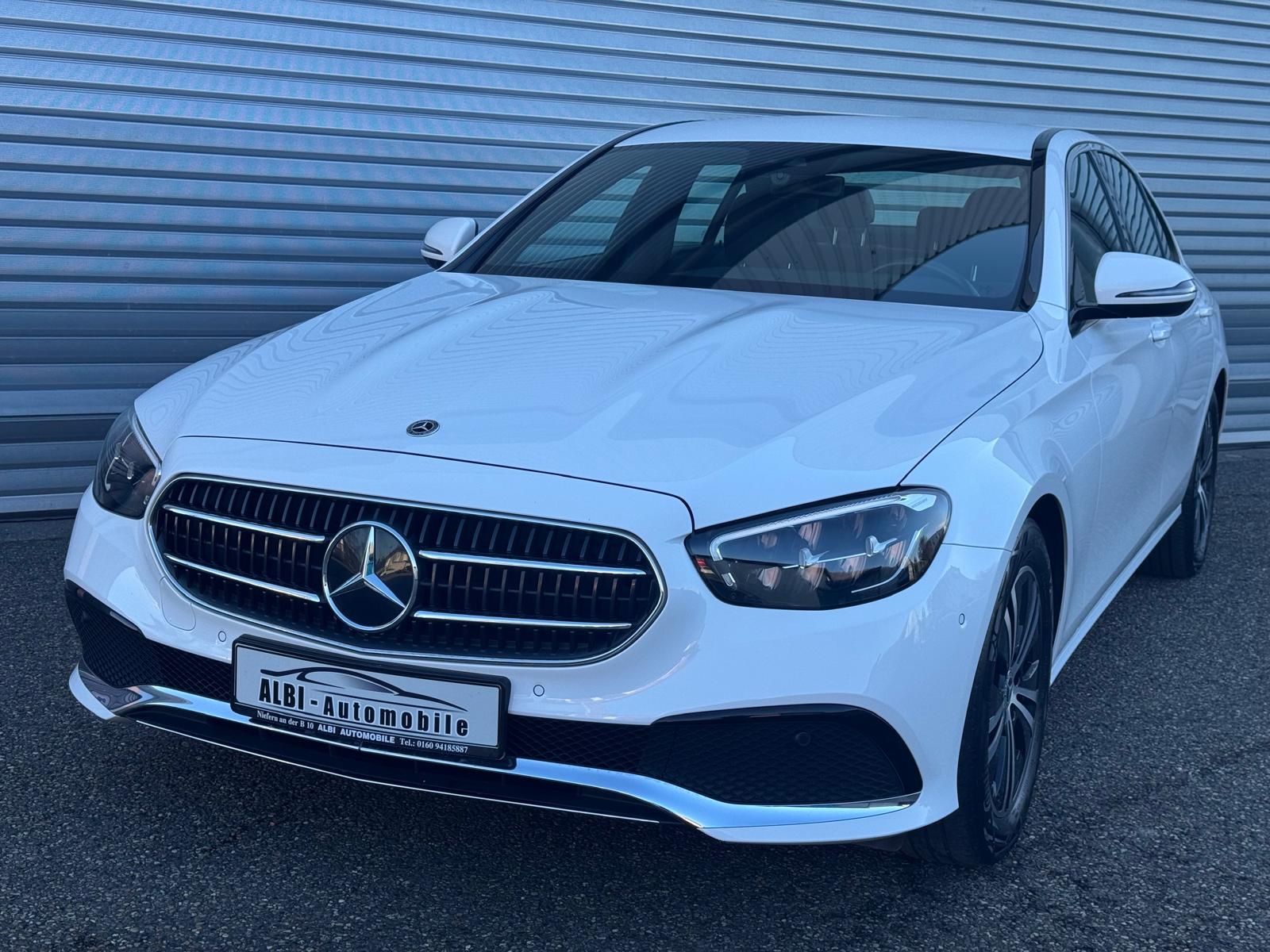 MERCEDES-BENZ E 220d Limousine NAVI LED AHK  PARKLENK ***