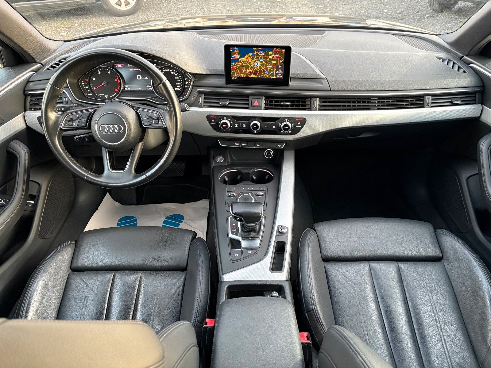 Fahrzeugabbildung Audi A4 Avant 2.0 TDI sport Navi Leder Xenon S-LINE