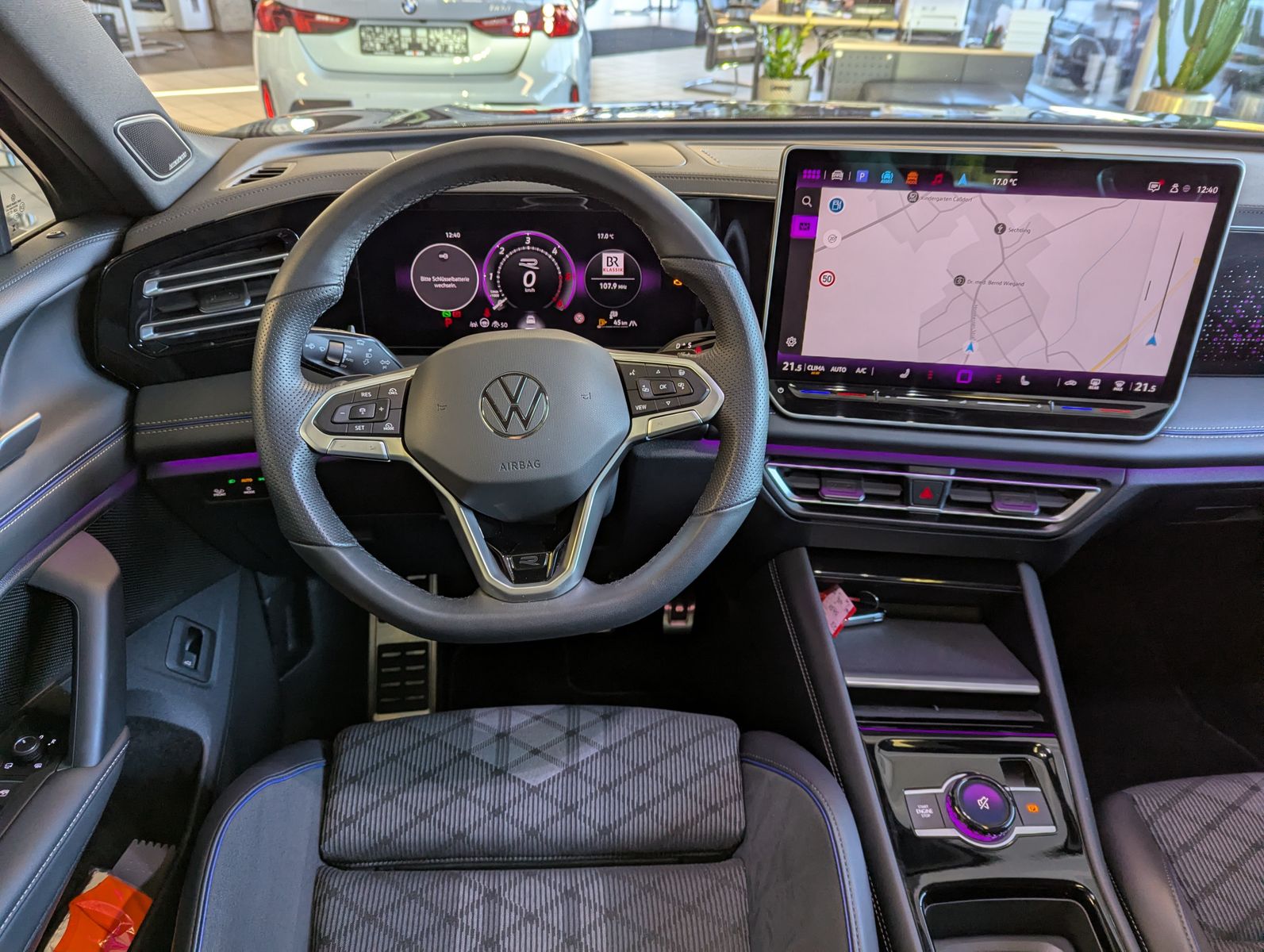 VW Tiguan 2.0TDI R-Line 4M Pano Black AHK Matrix 20 - Image 20