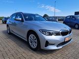 BMW 320 Touring LED NAVI ELEKTR. HECKKLAPPE ALU 18" - mit Diesel-Antrieb: Elektr Heckklappe