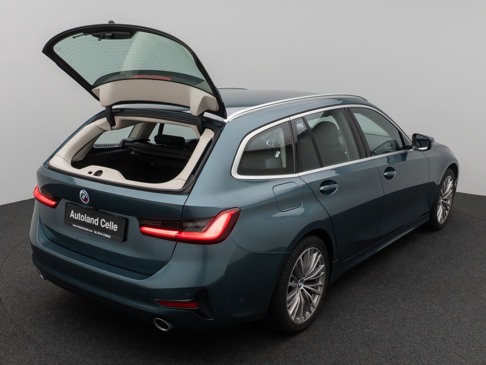 Fahrzeugabbildung BMW 320d Sport Line Kamera Laser HUD DAB HiFi Komfor