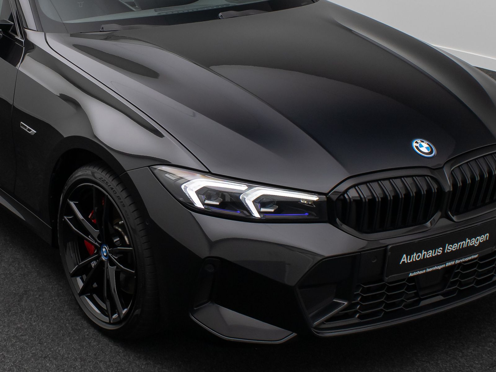 Fahrzeugabbildung BMW 330e M Sport Pro Kamera HUD DAB H/K Komfort 19"
