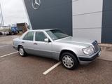 Mercedes-Benz W124 200 Euro 4 tüv neu - Winterreifen neu  - Mercedes-Benz 200 aus 1993