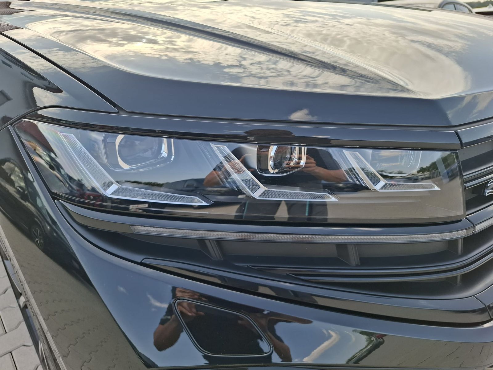 Fahrzeugabbildung Volkswagen Touareg 3.0TDI 4M R-Line VOLL Black 22" UPE 114T
