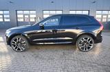 Volvo XC60 B5 AWD Ultra Dark*LUFT*360°*ACC*AHK - Volvo XC60: Schwarz