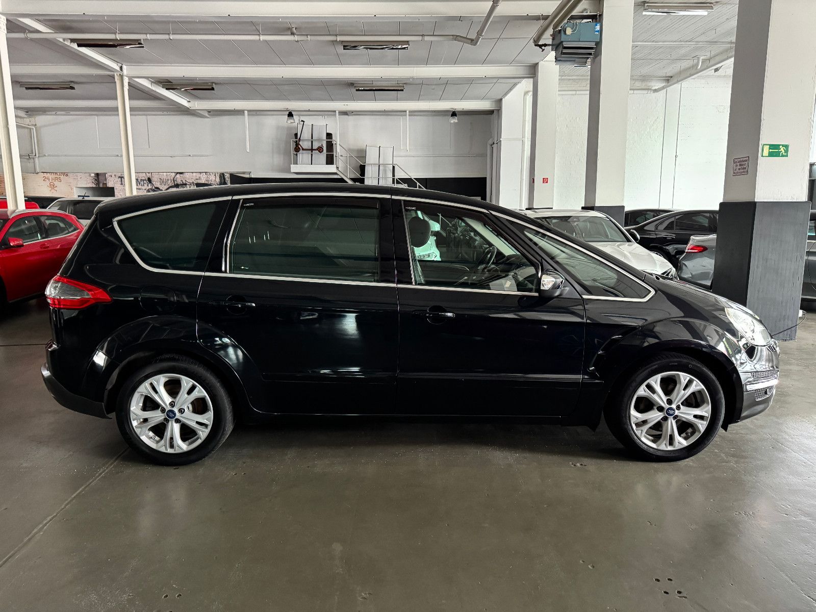Fahrzeugabbildung Ford S-MAX AUTOMATIK SPORTPAKET TITANIUM X VOLL