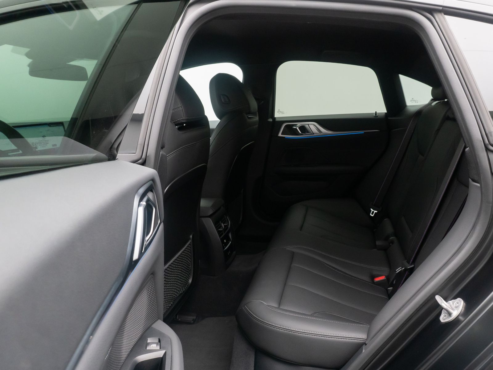 Fahrzeugabbildung BMW i4 eD40 M Sport HUD DAB Kamera Individual 19Zoll