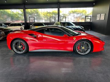 2015 Ferrari 488 GTB 照片 8