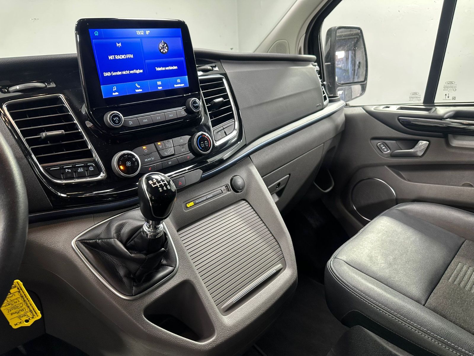 Fahrzeugabbildung Ford Tourneo Custom 320  L1H1 *AHK*ACTIVE*8-Sitzer*