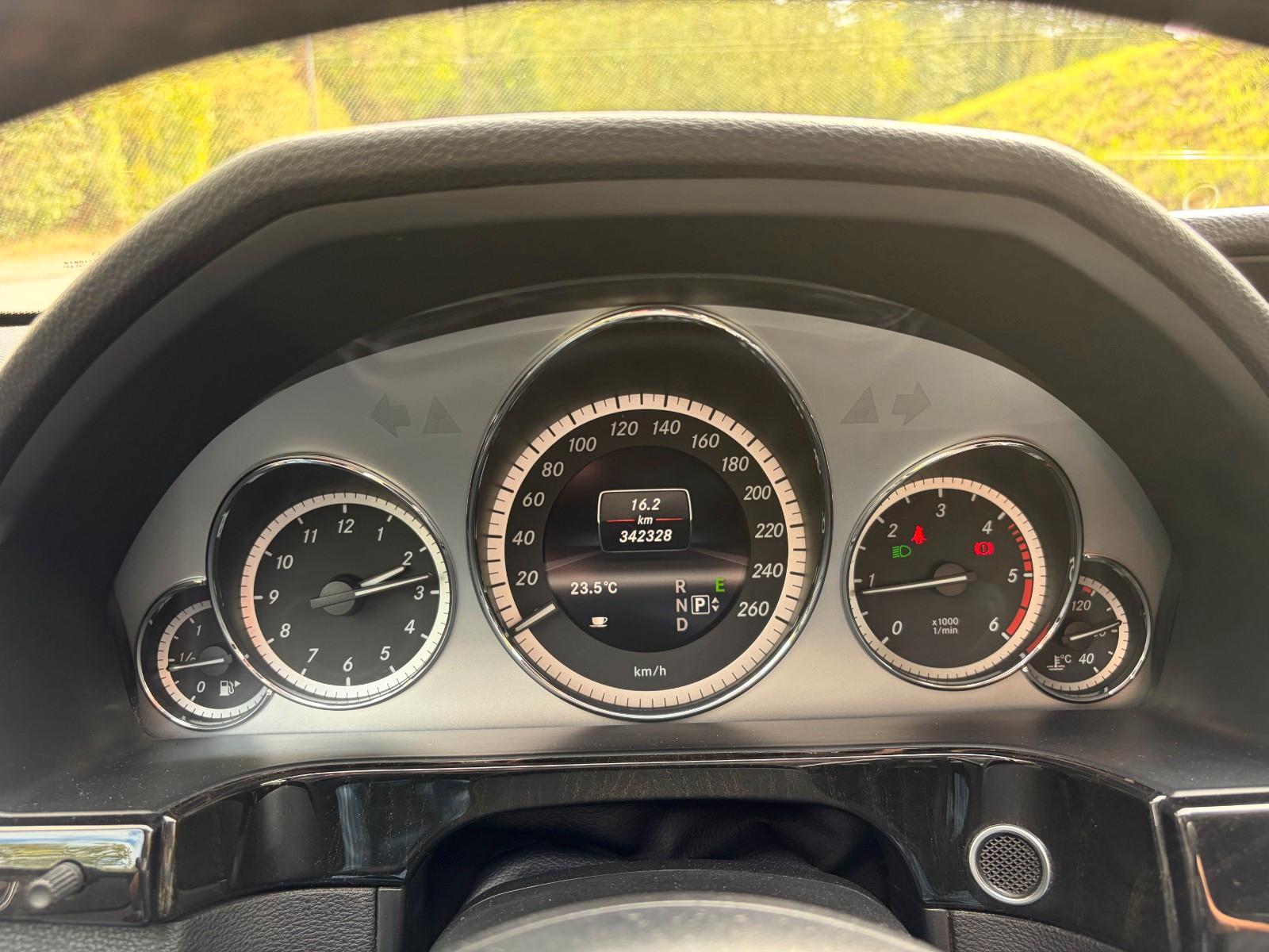 Mercedes-Benz E 220 E T-Modell E 220 CDI BlueEfficiency
