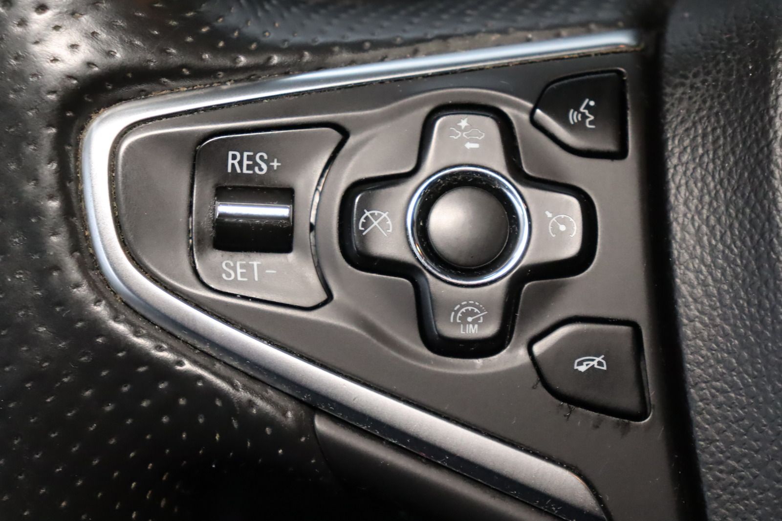 Fahrzeugabbildung Opel Insignia A Sports Tourer 2.0 CDTi Sport
