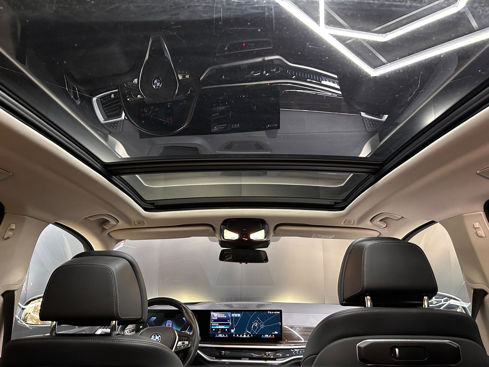 Fahrzeugabbildung BMW X5 50 e xDr PANO+MEMO+LUFT+LED+HEAD+H&K+AHK+360+