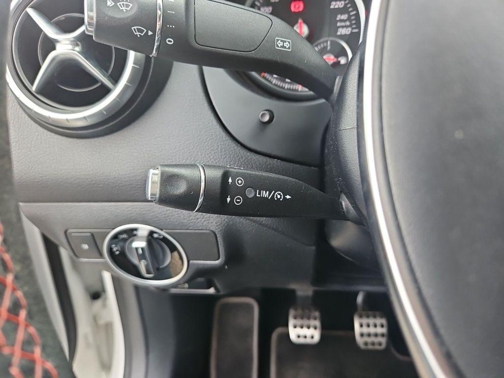 Fahrzeugabbildung Mercedes-Benz CLA 200 Coupé AMG Night Pano Sport LED Sound SHZ