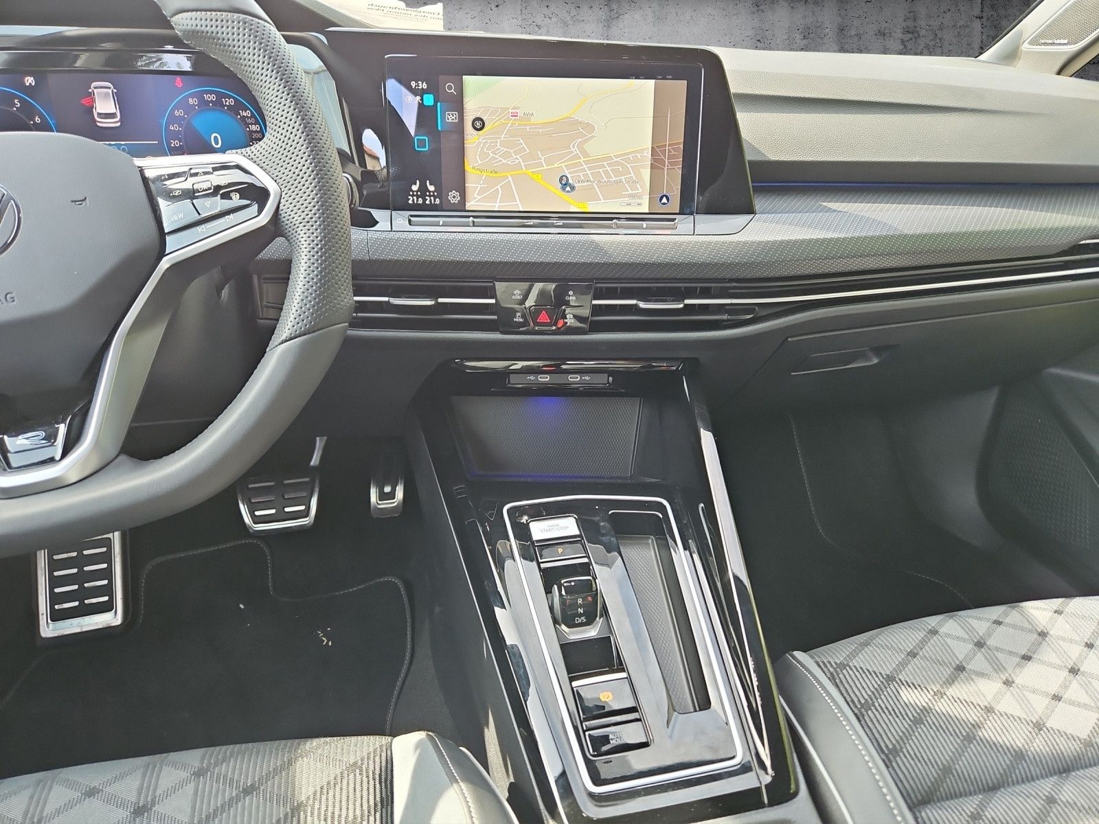 Golf Variant R-LINE 1.5 eTSI OPF DSG RFK