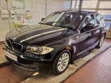 BMW 118i Lim. /Automatik/Leder/Glasdach/Navi - BMW 118 in Berlin