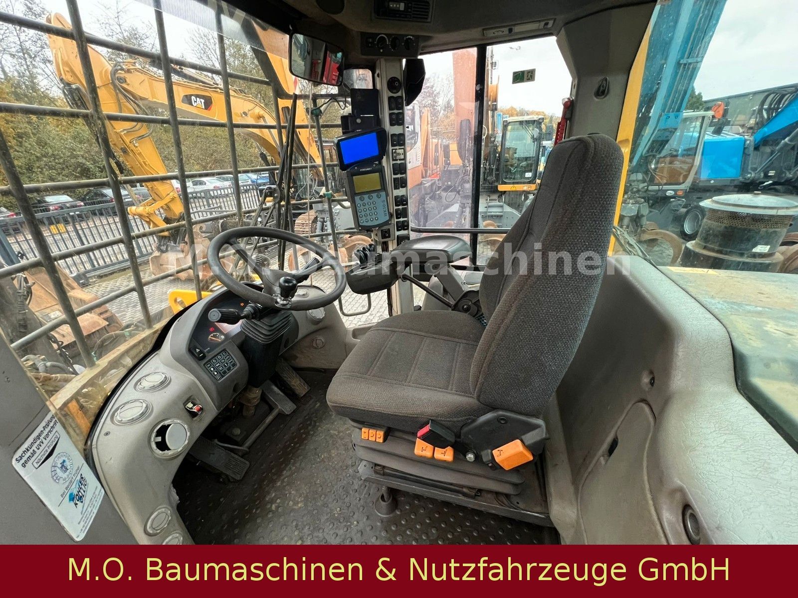 Fahrzeugabbildung Volvo L 120 G /BSS/Hochkippschaufel/Waage /AC / ZSA