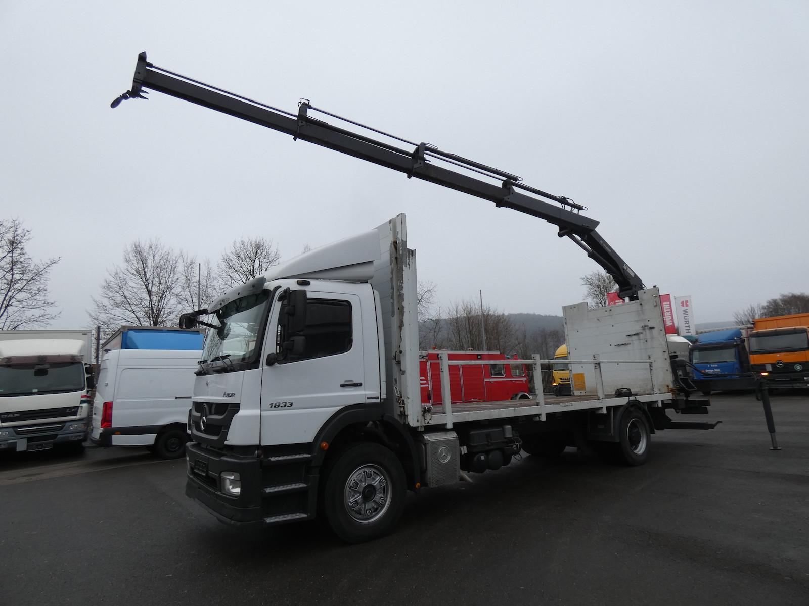 Mercedes-Benz AXOR 1833 L BlueTec5 Pritsche+ Kran