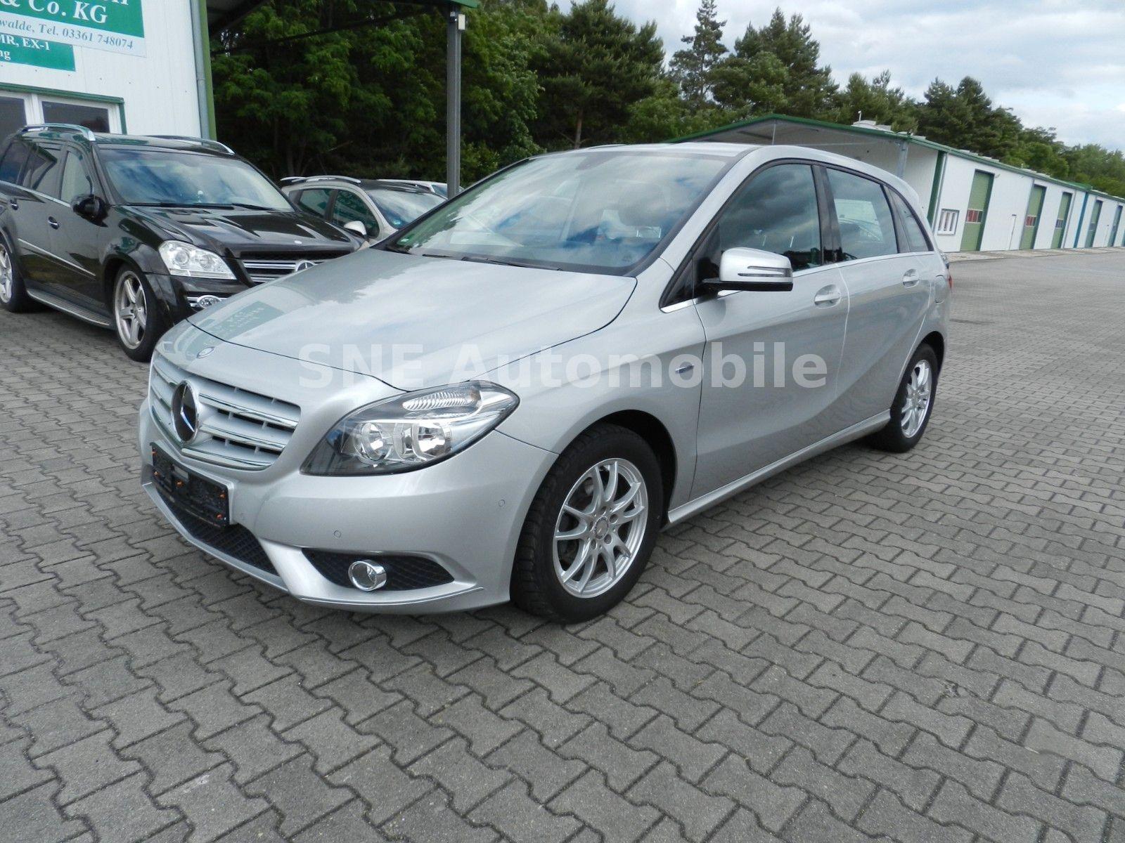Mercedes-Benz B 180