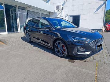 Ford Focus Turnier ST X