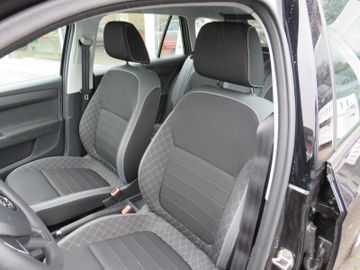 Fahrzeugabbildung SKODA Fabia Combi Ambition NAVI/APP SITZH PDC GJ 1.HD