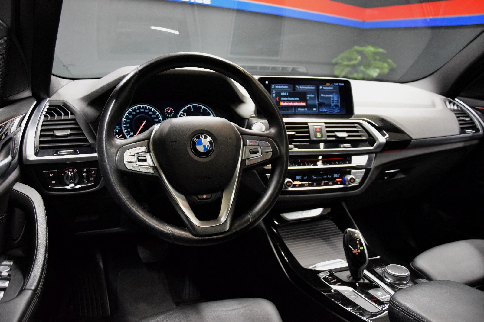 Fahrzeugabbildung BMW X3 xDrive 20 d xLine HuD Pano Memory h/k ACC