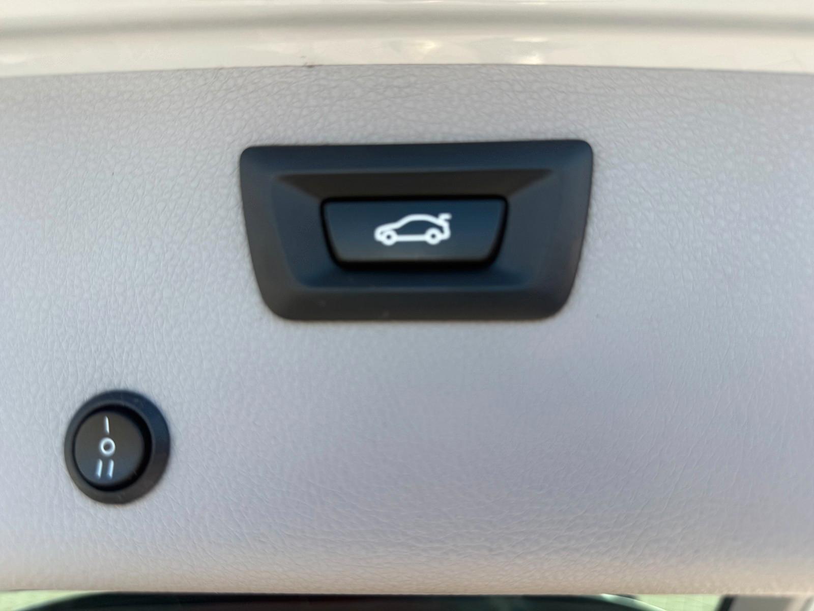 BMW 318 2015 — photo 22