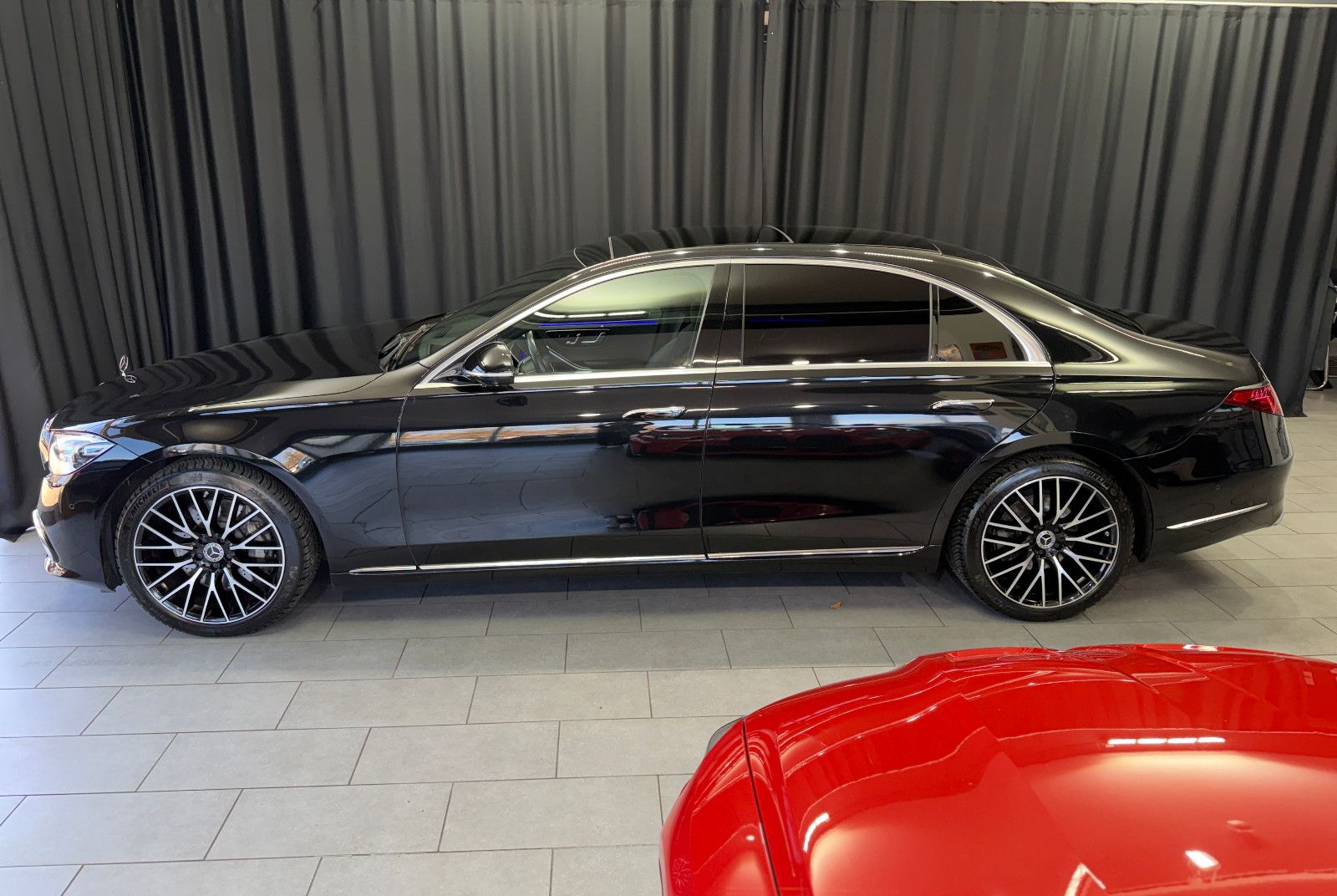 Fahrzeugabbildung Mercedes-Benz S 400 d Limousine L 4Matic|Burmester|MASSAGE|HuD