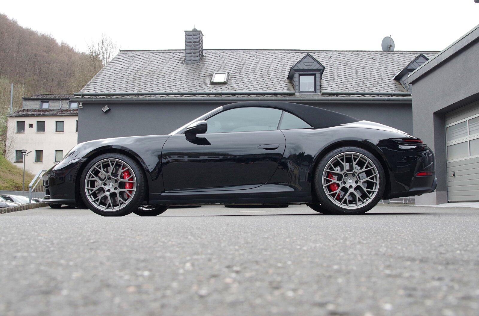 Porsche 992.2 4S*ACC,BOSE,Chrono,Sitzlüftung,14Wege,360°
