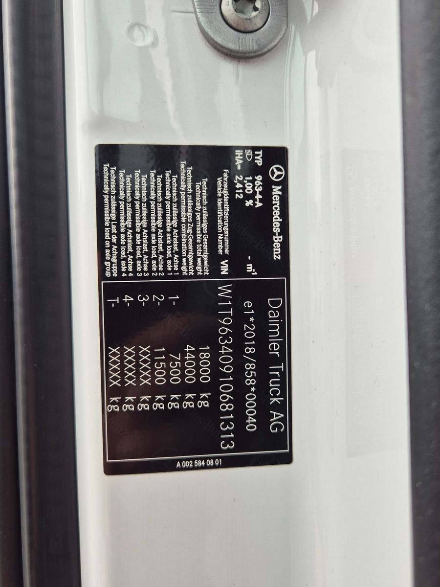 Fahrzeugabbildung Mercedes-Benz Actros 1845 LS Öl-Retarder Navi PPC 2x Bett